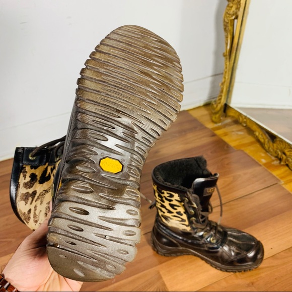 Ugg winter waterproof leather and wool boots - Picture 10 of 11